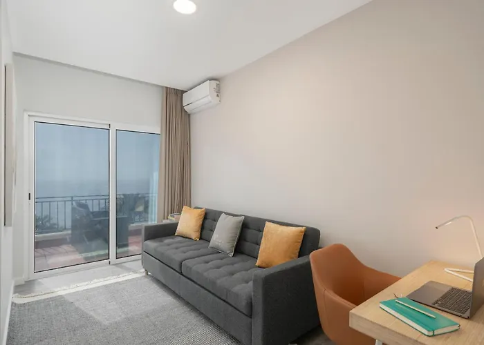 Doca Do Cavacas I By An Island