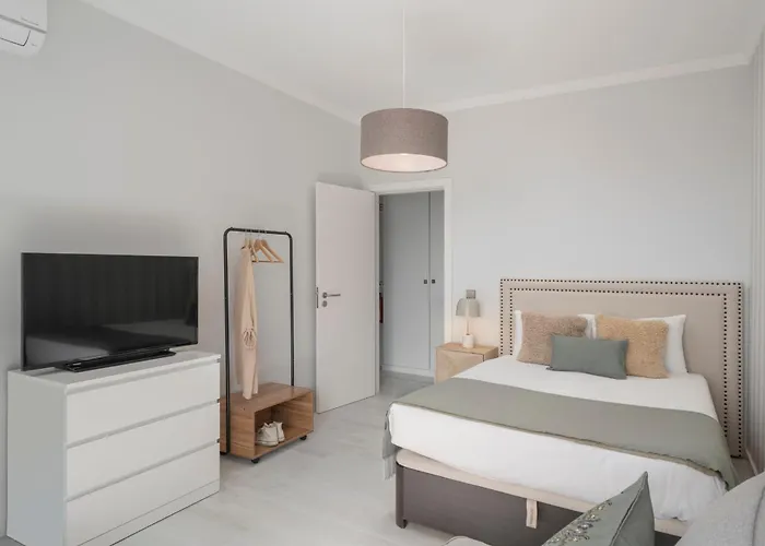 Doca Do Cavacas I By An Island Daire