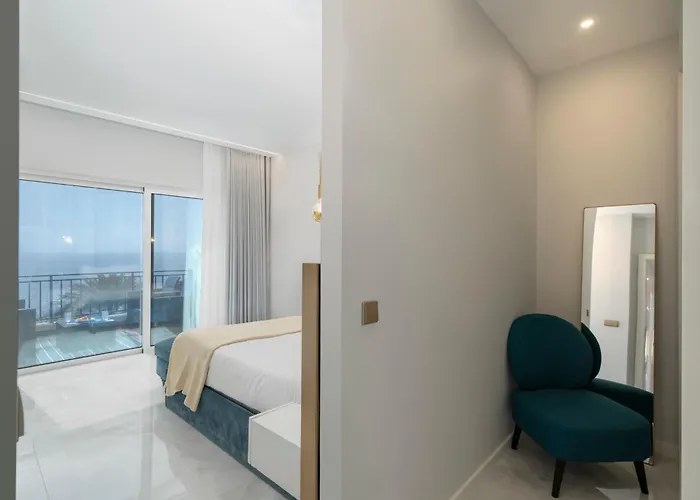 Doca Do Cavacas I By An Island 丰沙尔