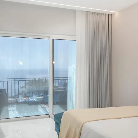 Doca Do Cavacas I By An Island Funchal (Madeira)