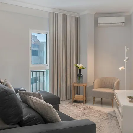 Doca Do Cavacas I By An Island